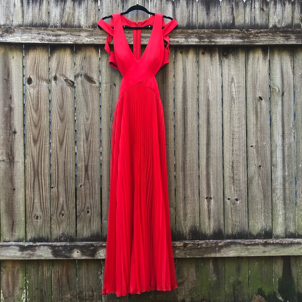 Cache Red Cut Out Plisse Maxi Dress Size 8 Formal Accordion Pleating